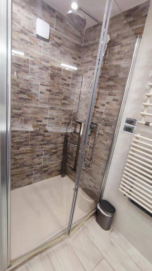 Ferienwohnung für 6 Personen, mit Terrasse und Ausblick in Toulon - 4