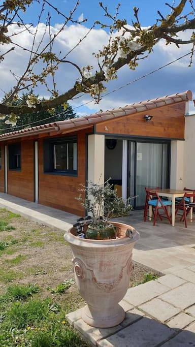 Appartement de vacances pour 2 personnes, avec Terrasse ainsi que Jardin et Piscine