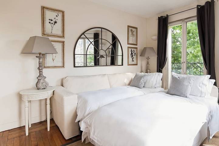 Gîte pour 4 personnes, avec balcon dans Theatre De La Tour - 2