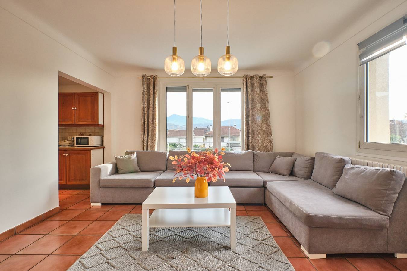 Apartamento entero, Apartamento Appart Grenoblois: ciudad, naturaleza, vistas a la montaña, balcón y Wi-Fi in Eybens, Isère