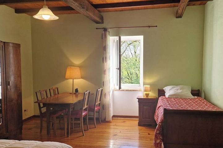 Location de vacances pour 6 personnes, avec jardin et piscine à Cestayrols - 4