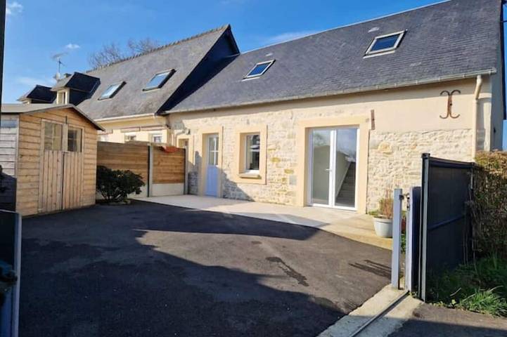 Location de vacances pour 5 personnes, avec terrasse à La Cambe