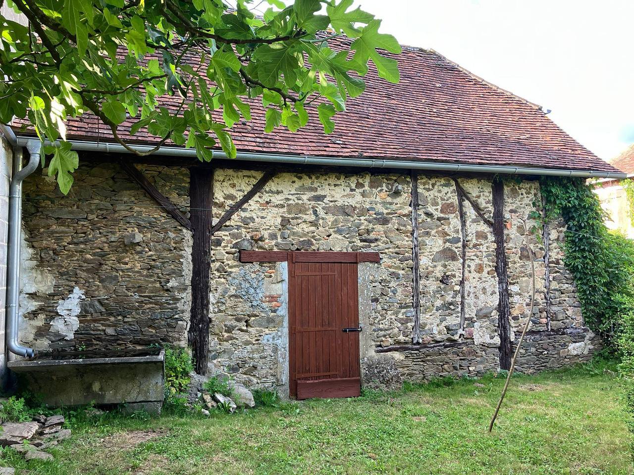 Gîte pour 4 personnes avec terrasse in Saint-Cyr-les-Champagnes, Périgord Vert