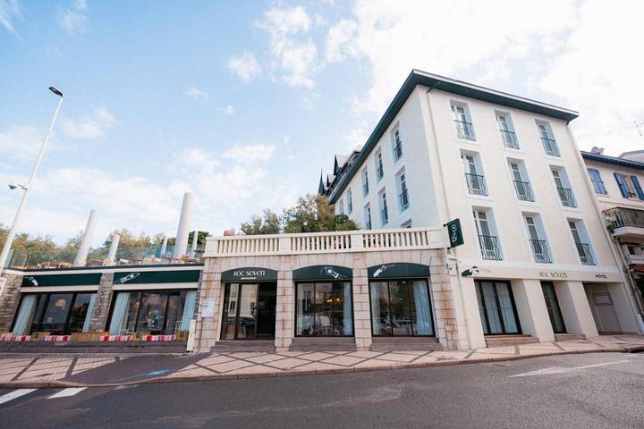 Hôtel pour 2 personnes, avec terrasse dans Plage du Port-Vieux - 3