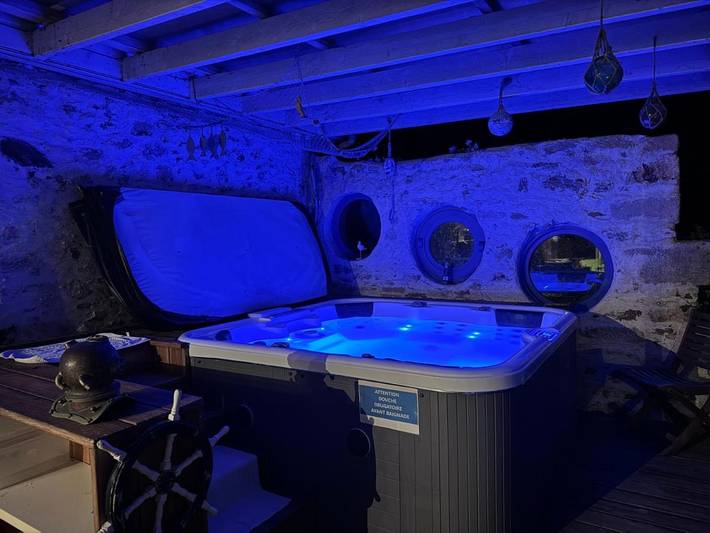 Gîte pour 7 personnes, avec jacuzzi et jardin, animaux acceptés à Bignan