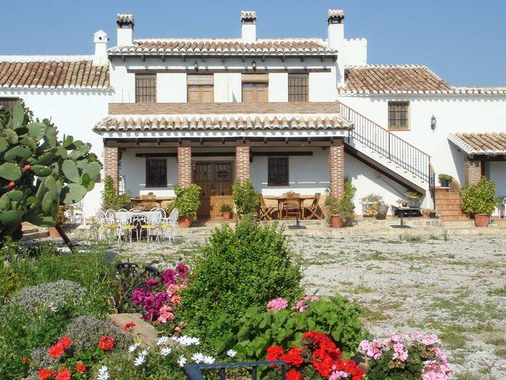 Casa de vacaciones para 2 personas, con Terraza además de Jardín y Piscina en Alfarnatejo