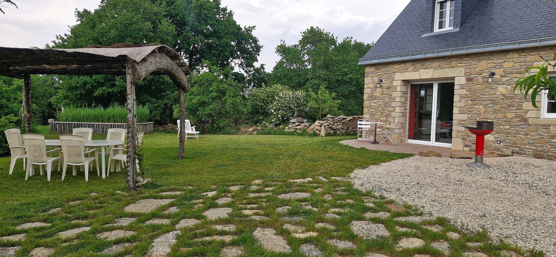 Ferienhaus für 4 Personen mit Terrasse in Férel, Côte des Mégalithes