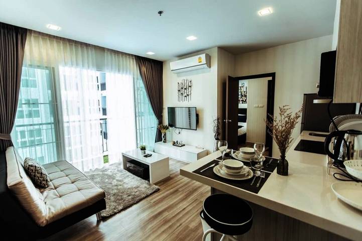 Gîte pour 3 personnes, avec jacuzzi ainsi que jardin et piscine dans Saraphi