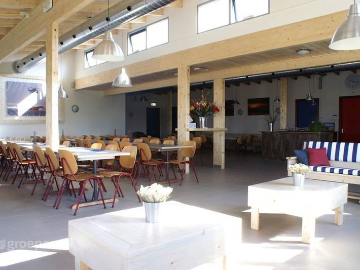 Villa voor 92 personen, met terras in De Koog
