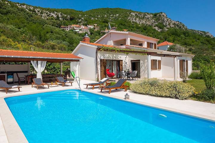 Villa für 8 Personen, mit Garten und Terrasse, mit Haustier - 1