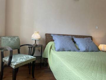 Gîte pour 4 Personnes dans Ébreuil, Région de Montluçon, Photo 1