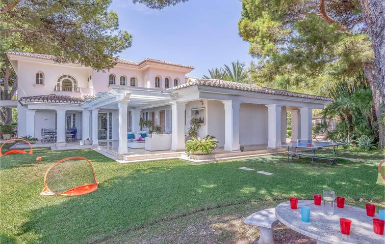 Ferienhaus für 25 Personen, mit Whirlpool und Terrasse sowie Garten und Pool in Marbella - 2