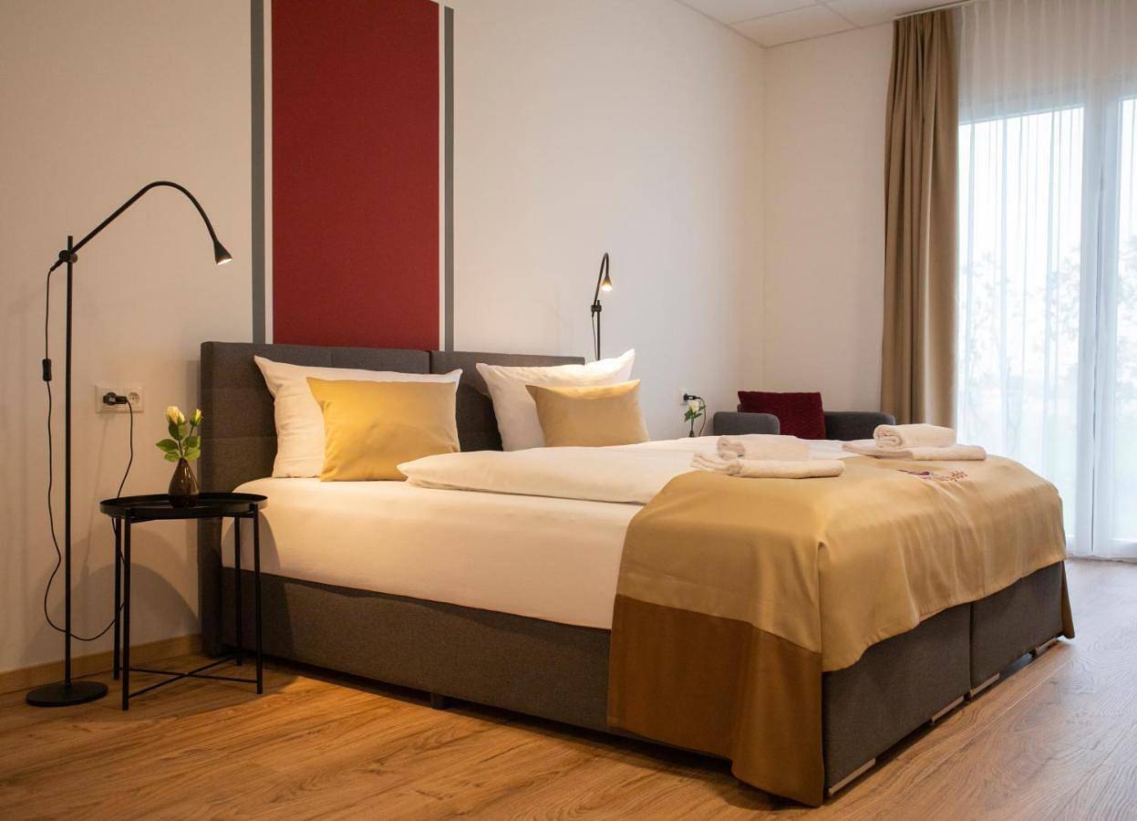 Single Room with Balcony in Bogen, Ostbayern