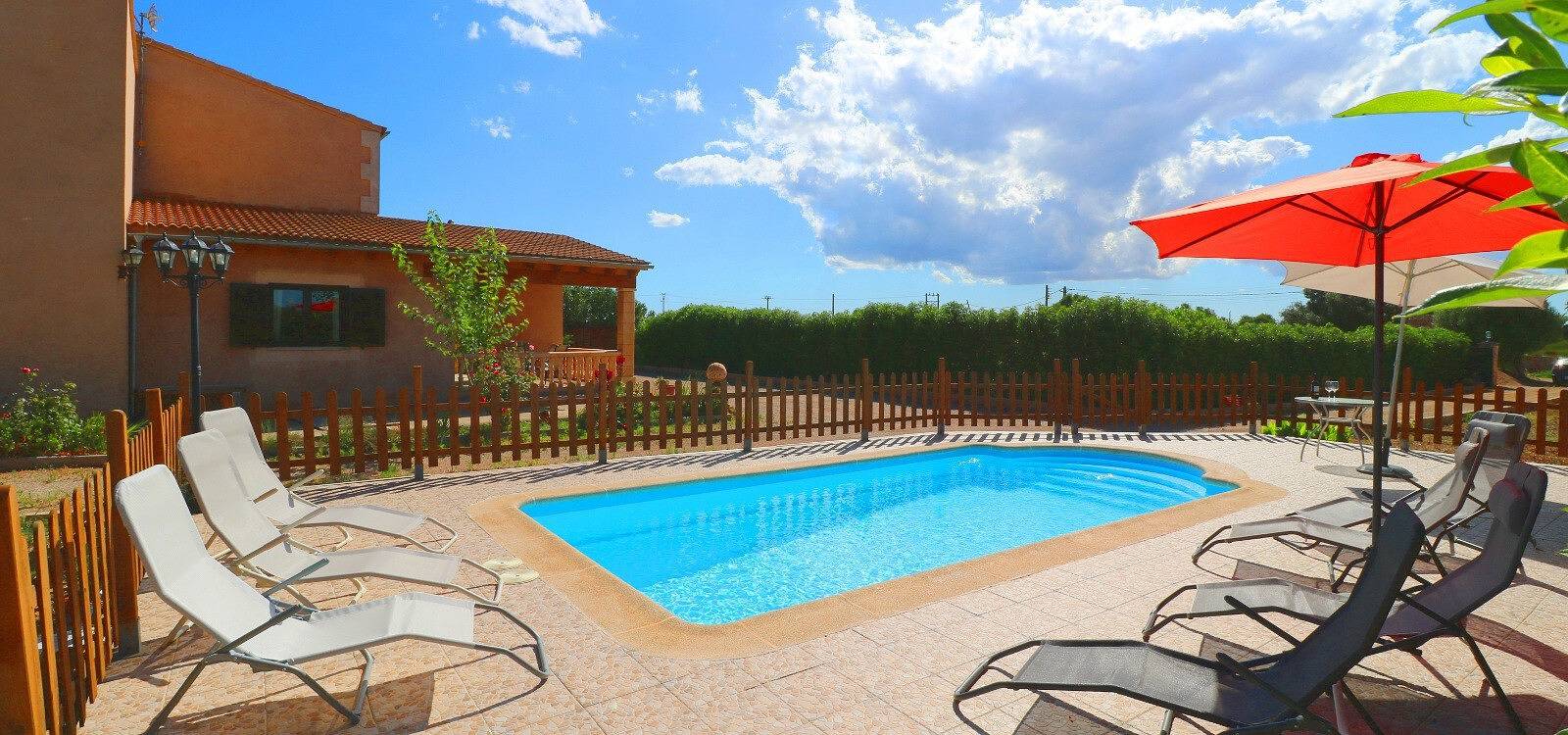 Cosy Finca Can Olivaret avec piscine, jardin, climatisation et Wi-Fi in Campos, Majorque du Sud