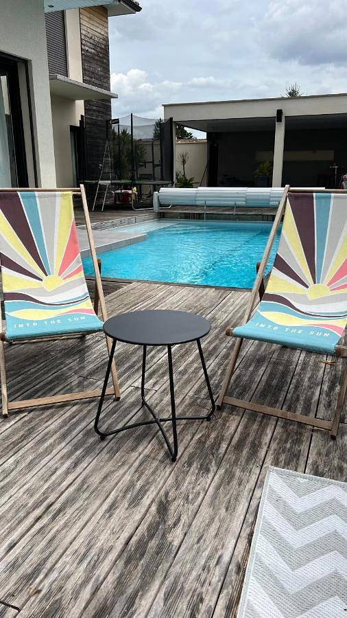 Appartement entier, Studio piscine partagée parking securisé in Saint-Yrieix-sur-Charente, Charente