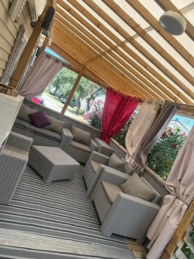 Camping para 5 personas, con piscina y terraza, Se admiten mascotas - 1