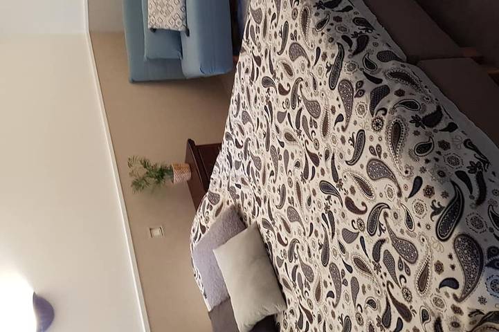 Gîte pour 3 personnes, avec terrasse et piscine, animaux acceptés à Azerat - 4