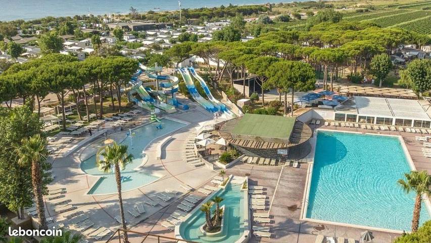 Camping pour 6 personnes, avec Jacuzzi et Terrasse ainsi que Bassin pour enfant et Piscine