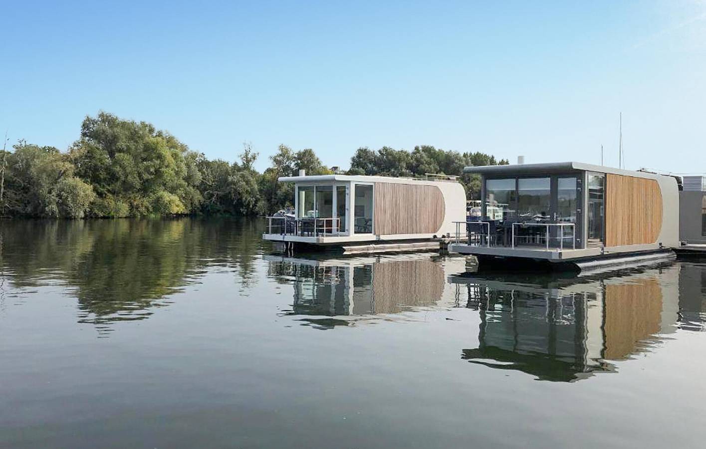 Houseboat for 5 people with view in Maastricht, Limburg (Netherlands)