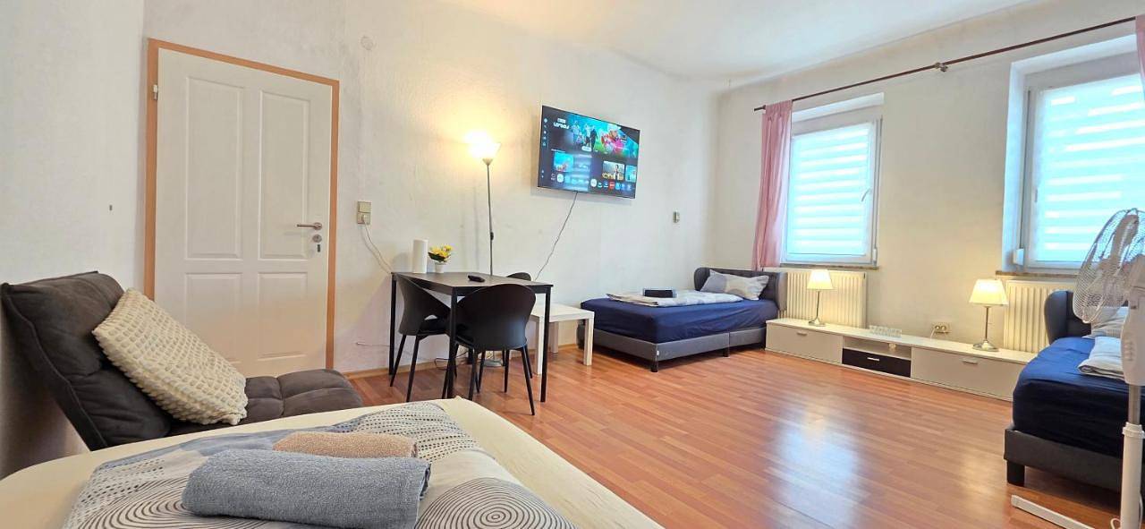 Geheel vakantieappartement, Wohnreich Ulm Zentral - Wohnung in 3Og - Zimmer in 3er Wg in Ulm (Baden-Württemberg), Zwaben