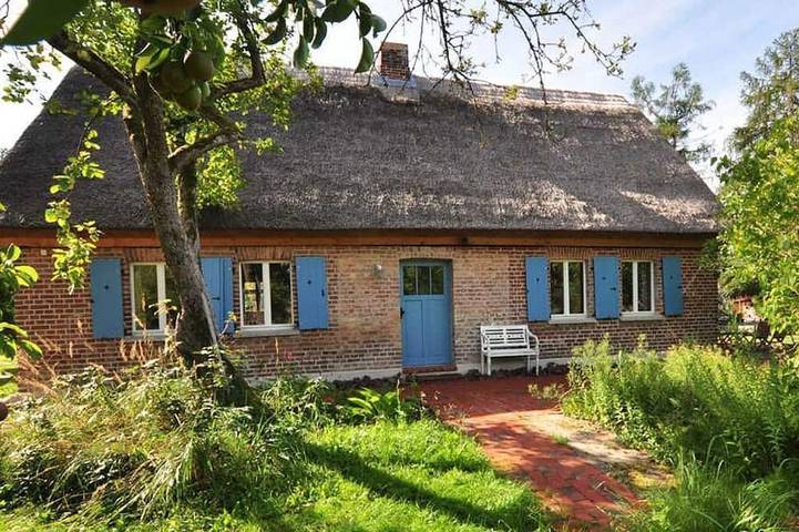 Cottage für 8 Personen, mit Balkon und Garten sowie Sauna