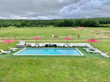 Cottage pour 2 personnes, avec jacuzzi ainsi que jardin et piscine dans Saiguède