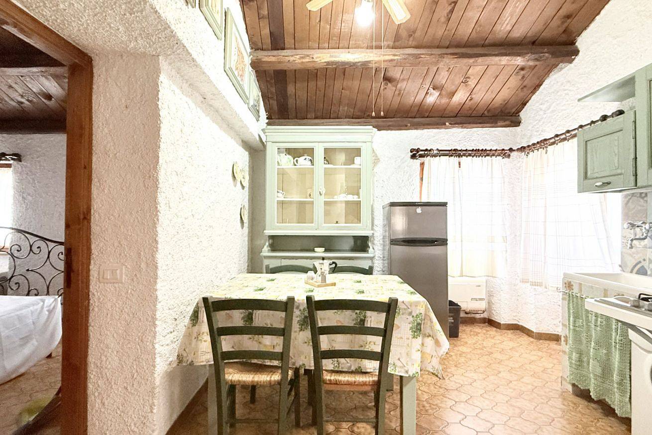 Apartamento entero, S268 - Sirolo, delightful three-room apartment in the historic center with parking space in Sirolo, Riviera del Conero