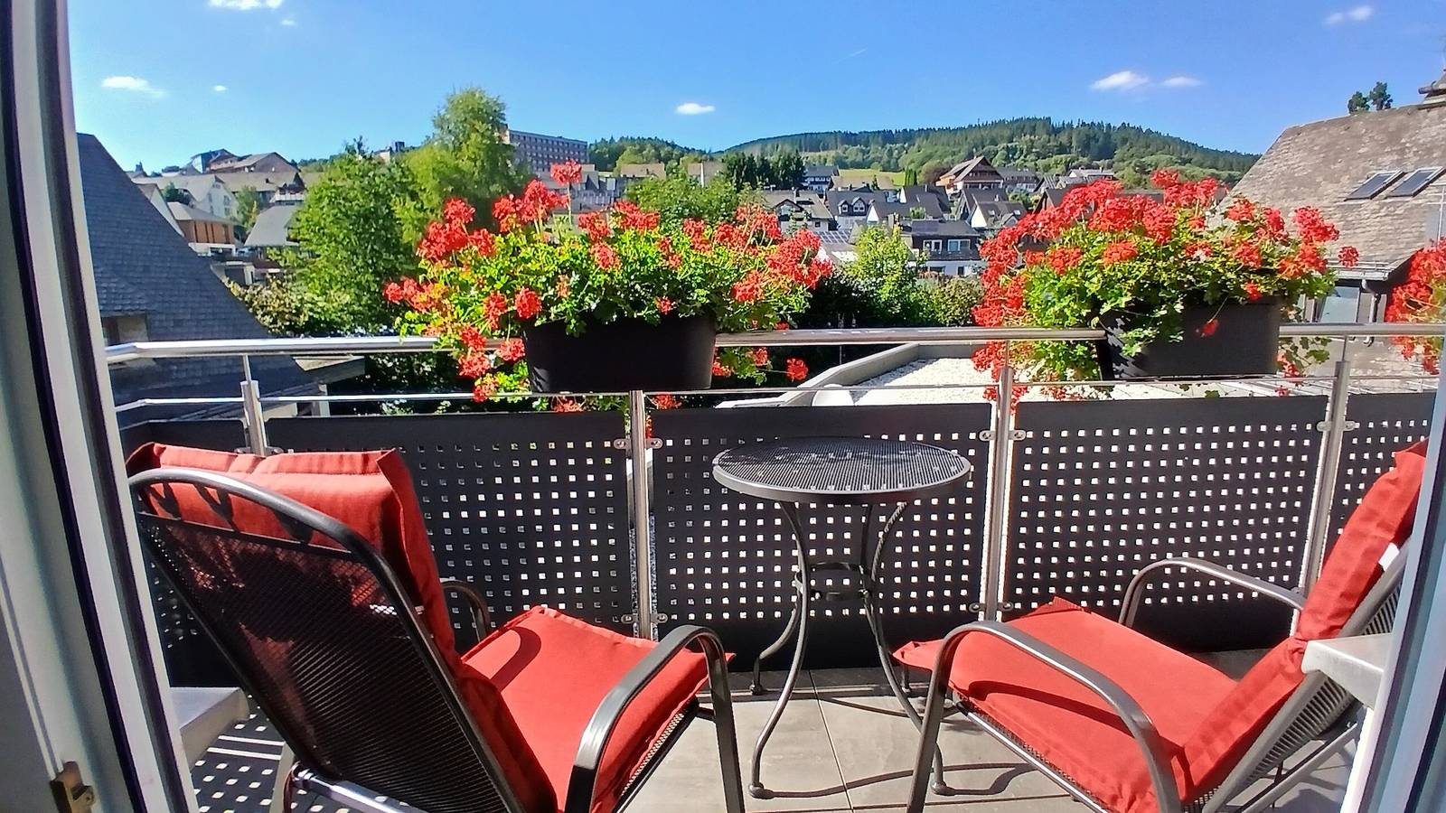 Geheel appartement, Appartement 'Zentrum Zum Kurgarten' met Uitzicht op de Bergen, Balkon en Wifi in Willingen, Upland