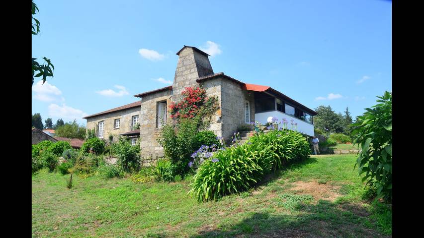 Location de vacances pour 12 personnes, avec jardin ainsi que piscine et terrasse à Penafiel - 2