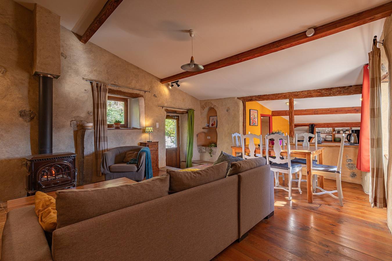 Cottage 'Gite De Pascal Et Virginie' with Mountain View, Private Terrace and Balcony in Ponet-et-Saint-Auban, Parc naturel régional du Vercors