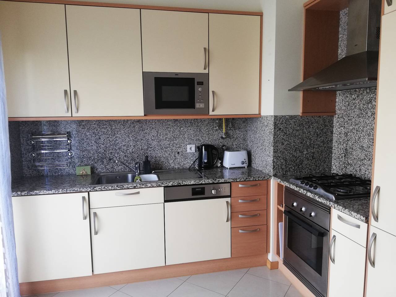 Ganze Wohnung, Ruhige 2-Zimmer-Wohnung mit Pool und fantastischer Aussicht in Albufeira, Faro Distrikt