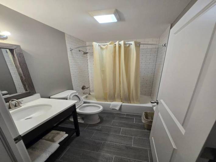 Apartamento entero, 1 Cama King | Ns in Hightstown, Condado de Mercer