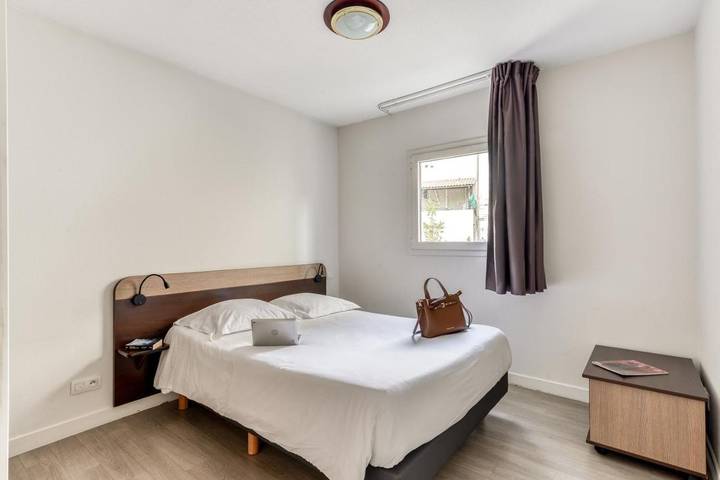 Location de vacances pour 2 personnes, avec terrasse, animaux acceptés à Béziers - 4