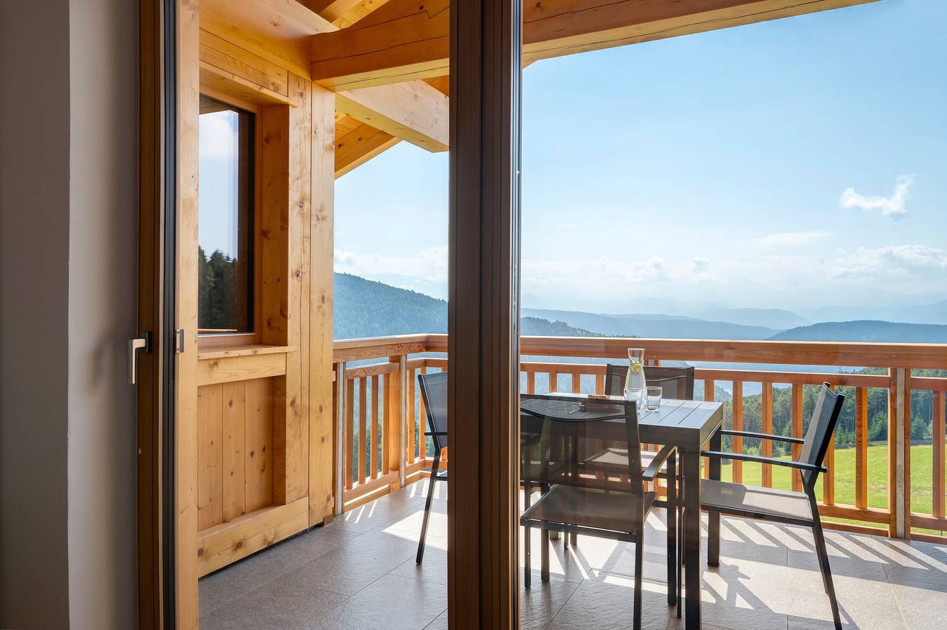 Entire apartment, Apartment 'Moserhof Wohnung Salbei' with Mountain View, Balcony and Wi-Fi in Jenesien, Sarntal Alps