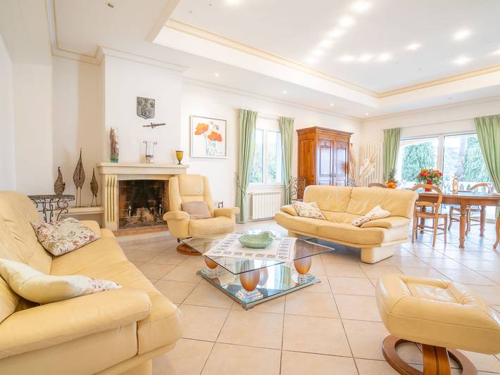 Location de vacances pour 8 personnes, avec jardin et terrasse dans Plage de la Garonnette - 3