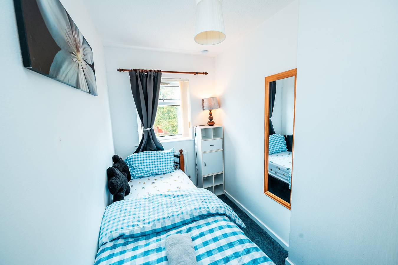 3-Bed City Retreat - Sleeps 7, Garden & Parking in Gran Mánchester