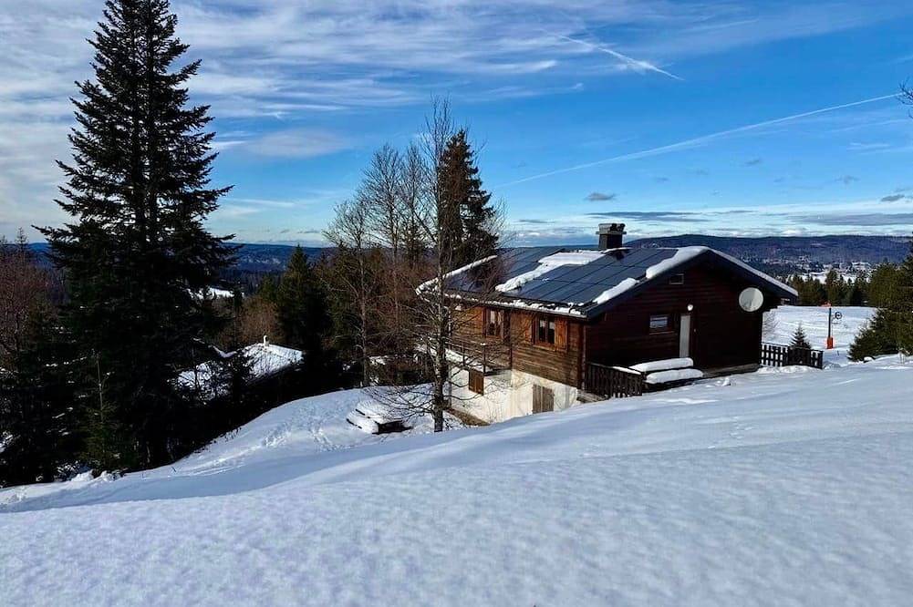 Chalet familial au bord des pistes des Rousses in Prémanon, Parc naturel régional du Haut-Jura