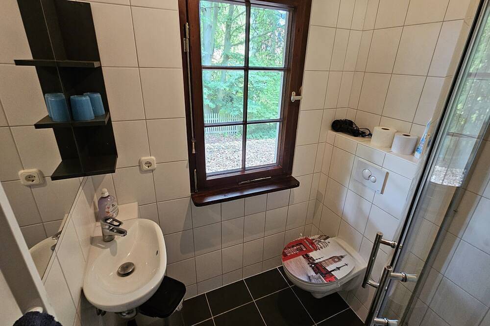 Ganze Wohnung, Gemütliche Ferienwohnung in mitten der Natur, mit Terrasse und Grillplatz in Kuchelmiß, Mecklenburgische Seenplatte