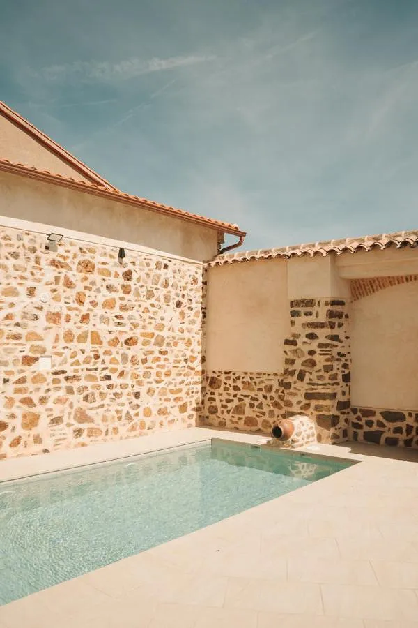 Casa rural para 14 personas, con vistas además de jardín y piscina, Familias con niños - 1