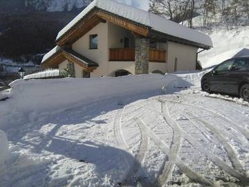 Gîte pour 5 personnes, avec terrasse, adapté aux familles dans Morgex