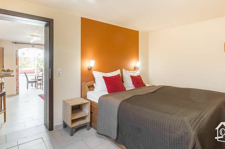 Appartement entier, Exclusive apartment with rural idyll, approx. 850m from the beach - in Rostock, Rostock et ses environs