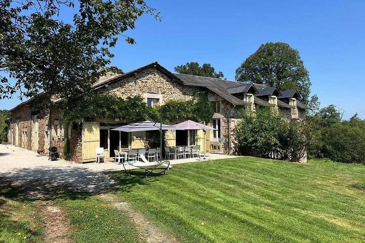 Location de vacances pour 30 personnes dans Saint-Paul (Haute-Vienne)