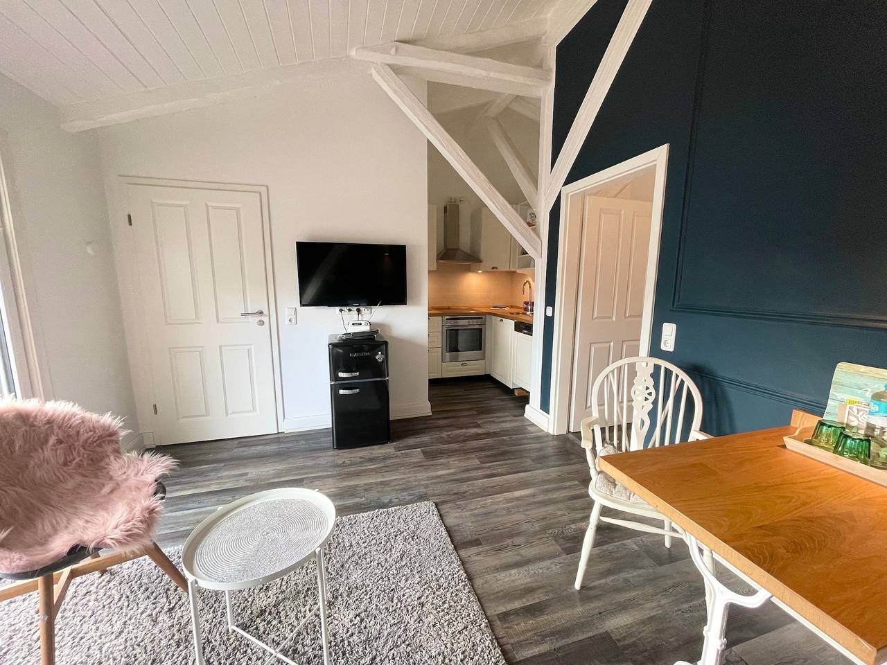 Ganze Ferienwohnung, Rosenhof-Lodge balcony suite blue in Hanerau-Hademarschen, Rendsburg-Eckernförde