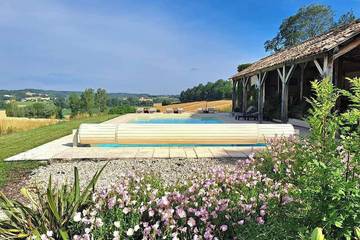 Gîte pour 3 personnes, avec jardin et terrasse à Paulhiac