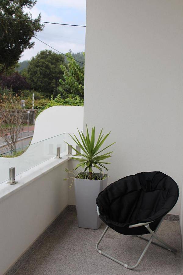 Location de vacances pour 12 personnes, avec vue et bassin pour enfant ainsi que piscine et balcon à Arouca - 3