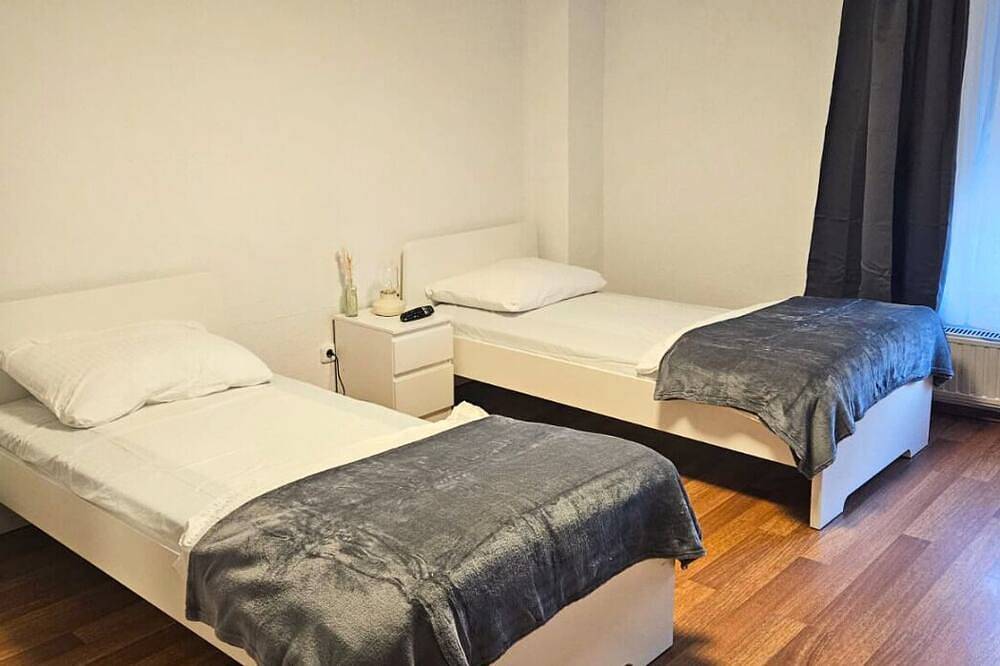 Ganze Wohnung, 3-Zimmer-Wohnung mit voll ausgestatteter Küche, zentral gelegen, nahe Bahnhof in Beckum, Kreis Warendorf