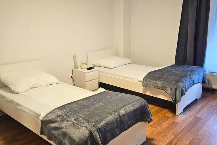 Ganze Wohnung, 3-Zimmer-Wohnung mit voll ausgestatteter Küche, zentral gelegen, nahe Bahnhof in Beckum, Kreis Warendorf