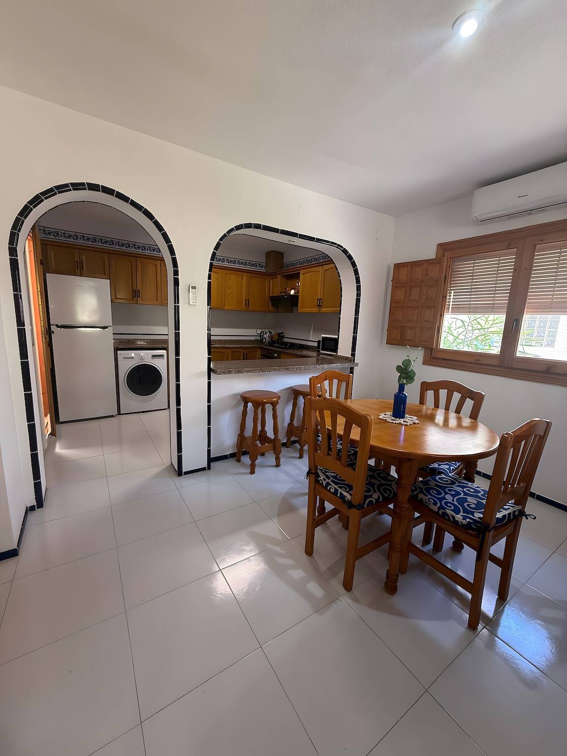 Holiday Home 'Casa En La Playa Con Piscinas' with Shared Pool, Wi-Fi and Air Conditioning in Santa Pola, Costa Blanca