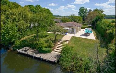 Cottage pour 2 personnes, avec vue et jardin ainsi que terrasse et piscine à Le Temple-sur-Lot