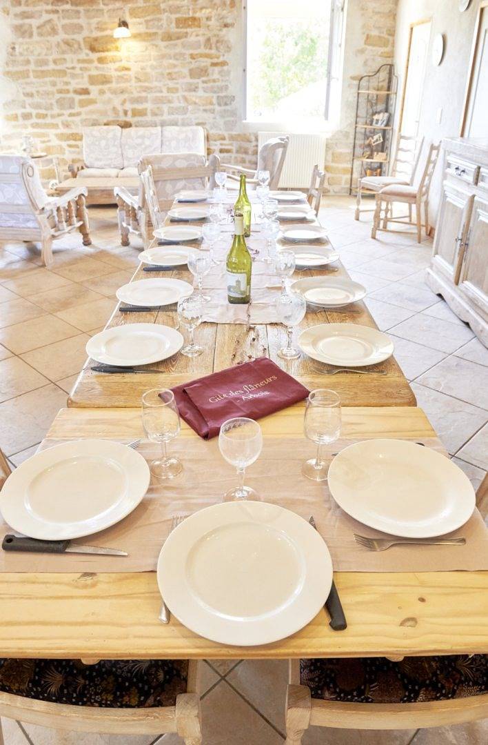 Gite des Flâneurs - Grande maison 10-15 pers - terrasse couverte in Villette-lès-Arbois, Jura